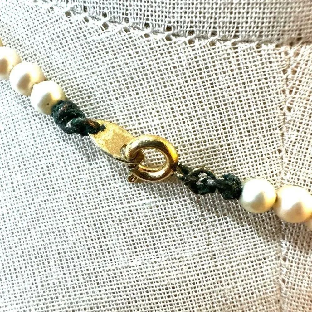 Trifari vintage faux pearl necklace - Picture 5 of 6